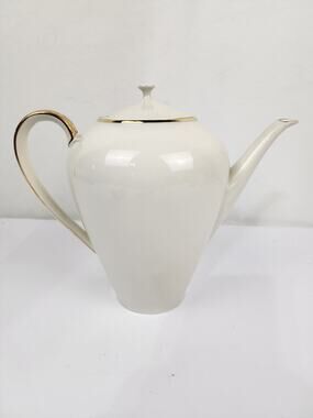 Johann Seltmann Bavaria Ivory Cream w/ Gold Trim Coffee Tea Pot Simple Elegant